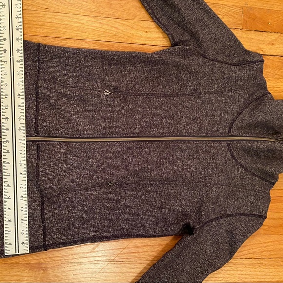 Lulu Lemon full zip jacket. - Picture 5 of 14